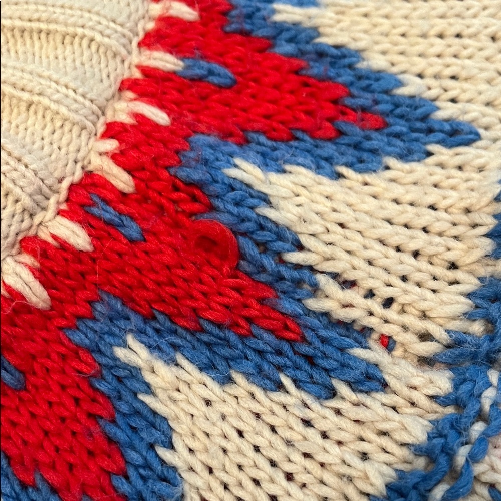 H&M Cream Sweater with Red and Blue Pattern - Picture 7 of 10